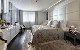 Hotel 9